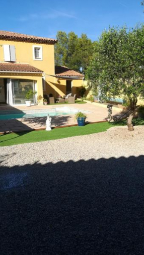 Appartement d'une chambre avec piscine privee jardin clos et wifi a Vidauban